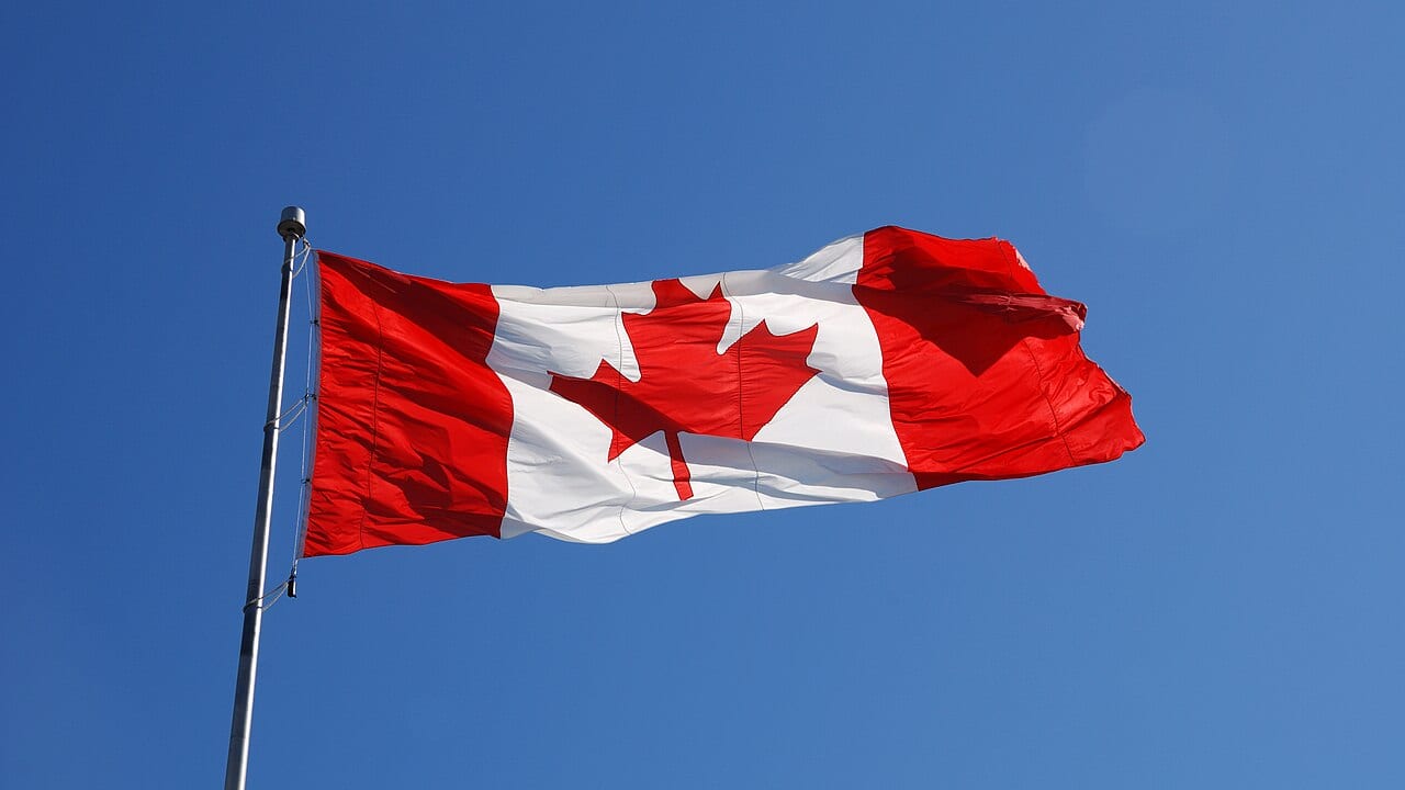 Le Canada ouvre une nouvelle porte : jeunes du Maroc, avant de risquer la mer, écrivez-nous. Jisr.media vous oriente gratuitement